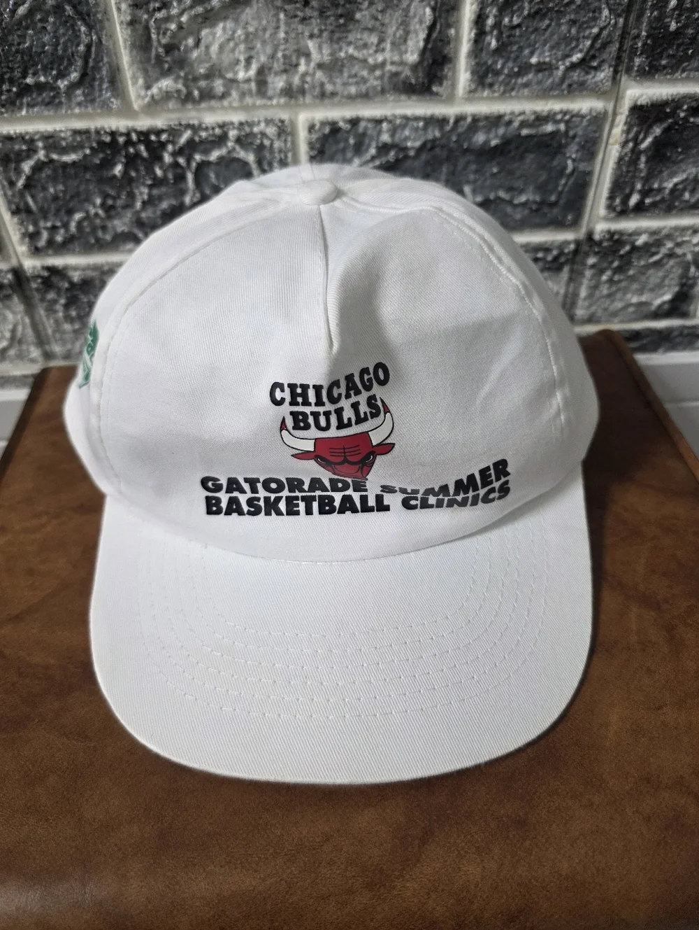 Vintage Universal Men's Chicago Bulls Gatorade Summer Basketball Clinics Cap